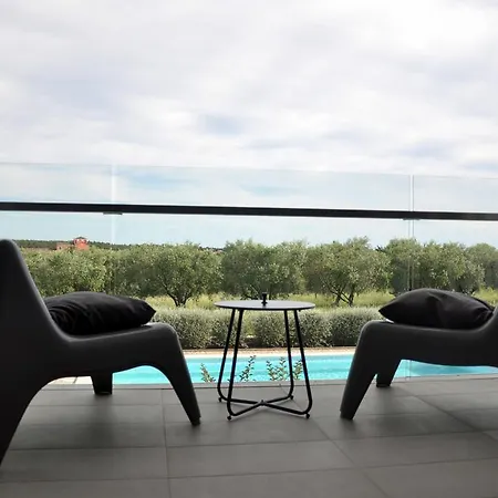 Marat Apartment *