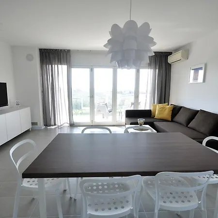 Apartment Marat