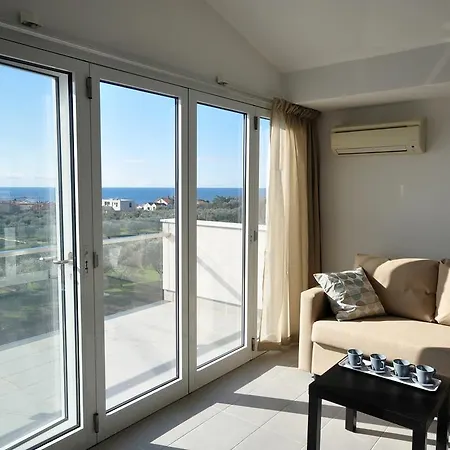 Apartment Marat